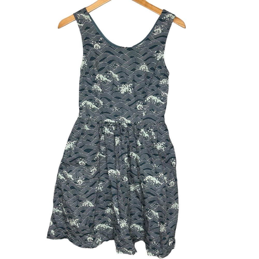 Modcloth dress wave pattern sleeveless blue White womens size small